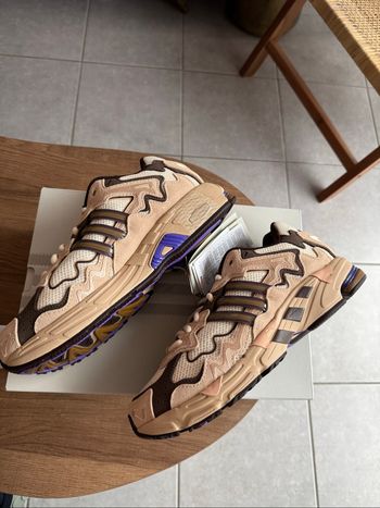 Adidas Bad Bunny Response CL - Neuf avec étiquettes, boite & sac