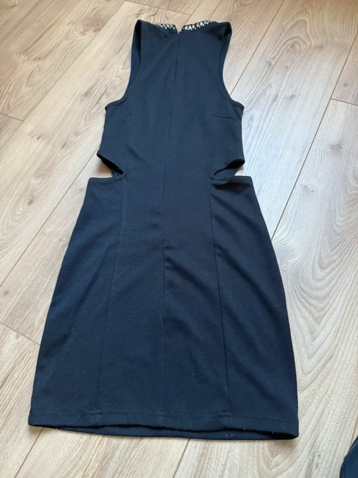 Robe noir - photo numéro 4