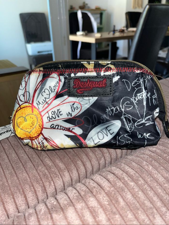 Trousse Desigual