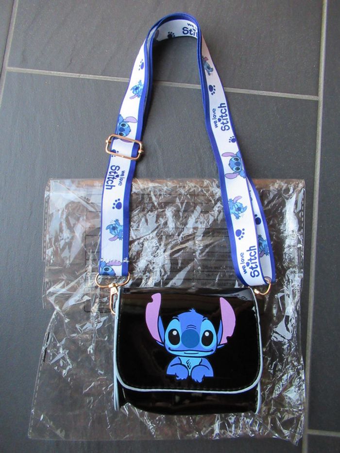 Petit sac bandoulière Stitch noir neuf