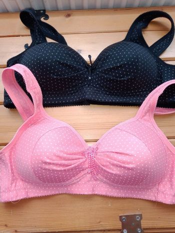 Lot 2 Soutien gorge neuf tour de taille ajustable