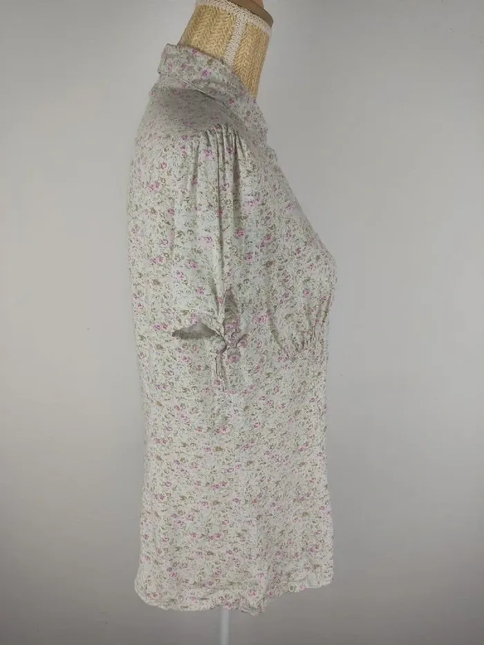 Chemise manches courtes nouée boutons pressions crème motifs fleuris pastels taille 44 Tissaia - photo numéro 3