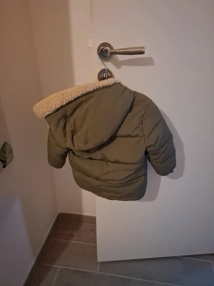 Doudoune molletonné pour l’hiver taille 18 mois - photo numéro 3