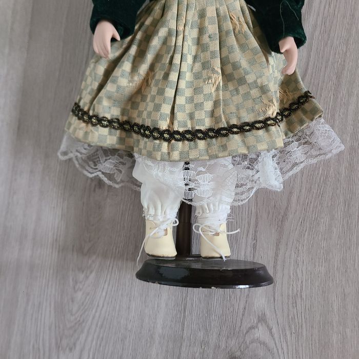 Poupée porcelaine - photo numéro 3