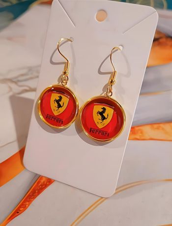 Boucle d'oreille Ferrari