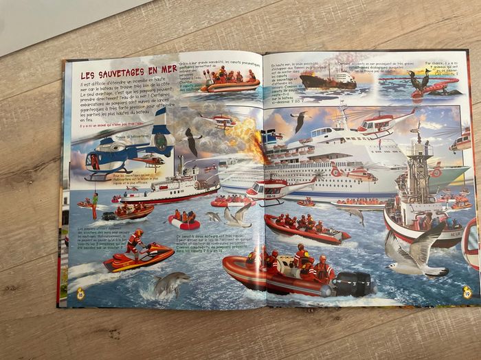 Livre Observe les pompiers et trouvent l’intrus - photo numéro 3