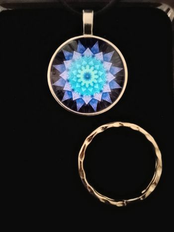 Collier corde de cire + pendentif mandala