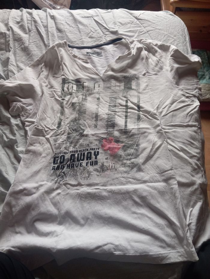T-shirt court