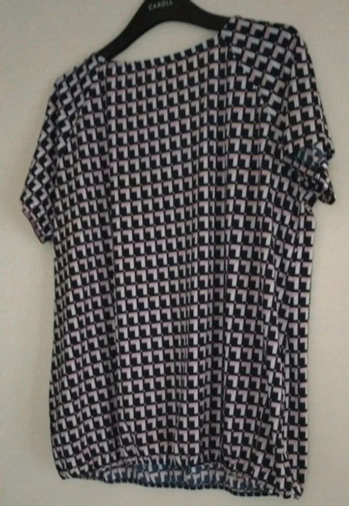 Blouse t 5 - photo numéro 2