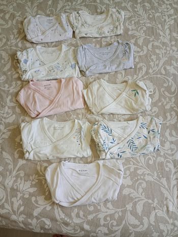 Lot de 9 bodies