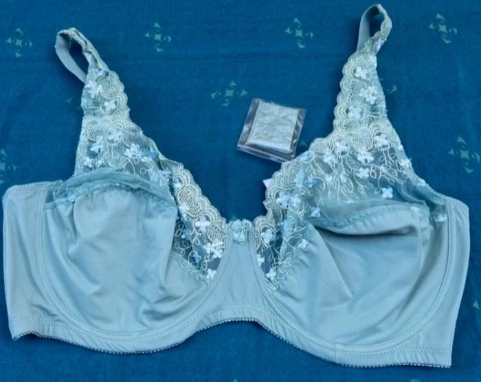 Soutien-gorge à armatures 100F