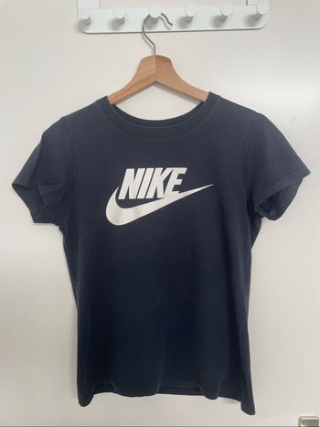 T-shirt Nike noir femme