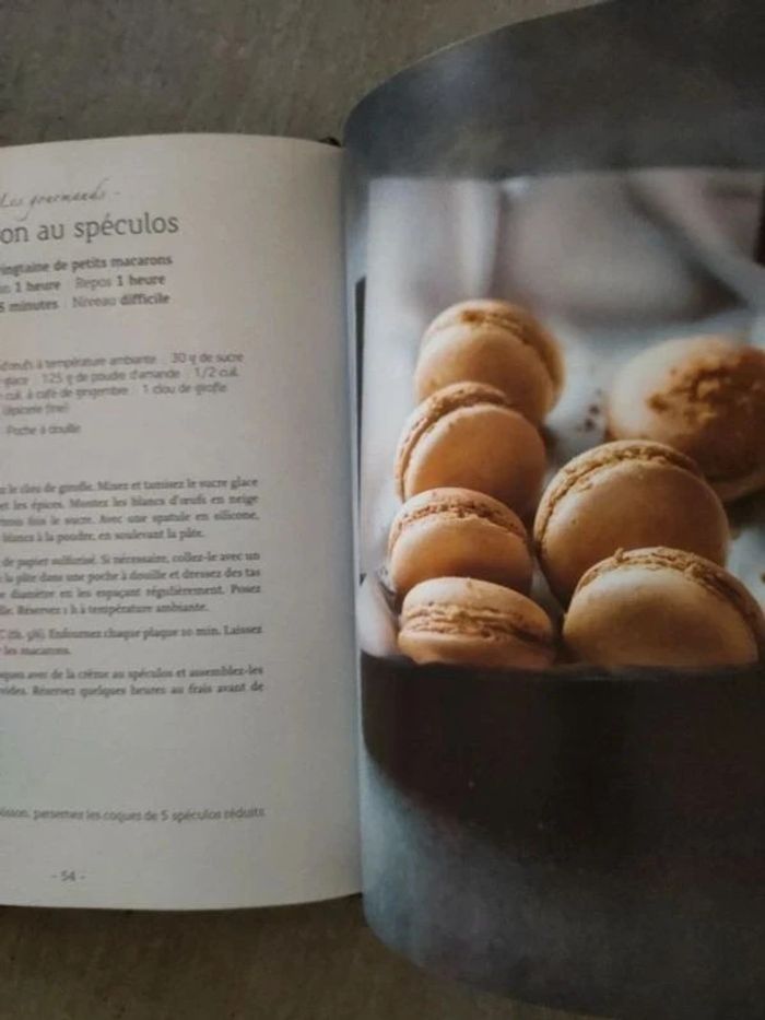 Livre de recettes  sur les Macarons - photo numéro 2