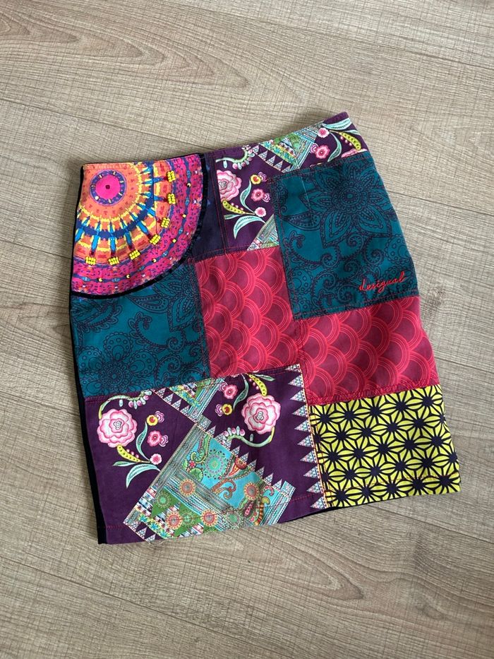 Jupe noire et multicolore Desigual taille 36 jamais portée - photo numéro 7