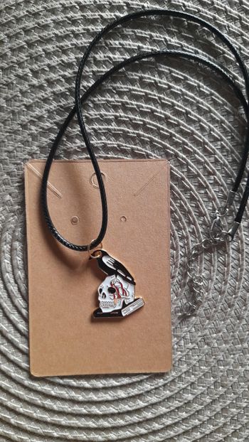 🖤 Pendentif corbeau & crâne