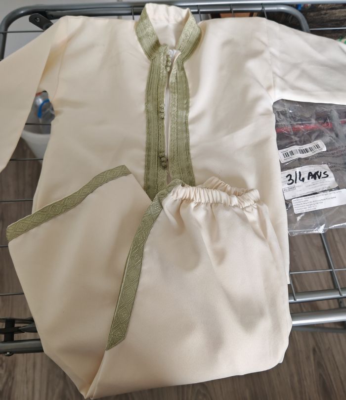 Tenue garçon 4/5 ans - photo numéro 2