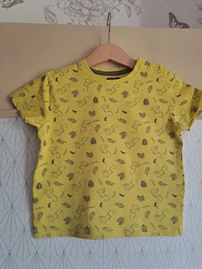 T-shirt garçon jaune kiabi 24 mois comme neuf - photo numéro 2