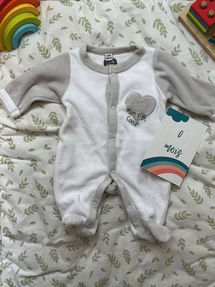 pyjama grenouillère en velours blanc et gris 3 mois ouverture devant 3 kilos sept - photo numéro 2
