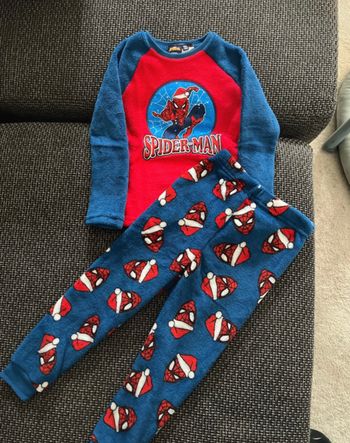 Pijama Spiderman 4/5 ans neuf 