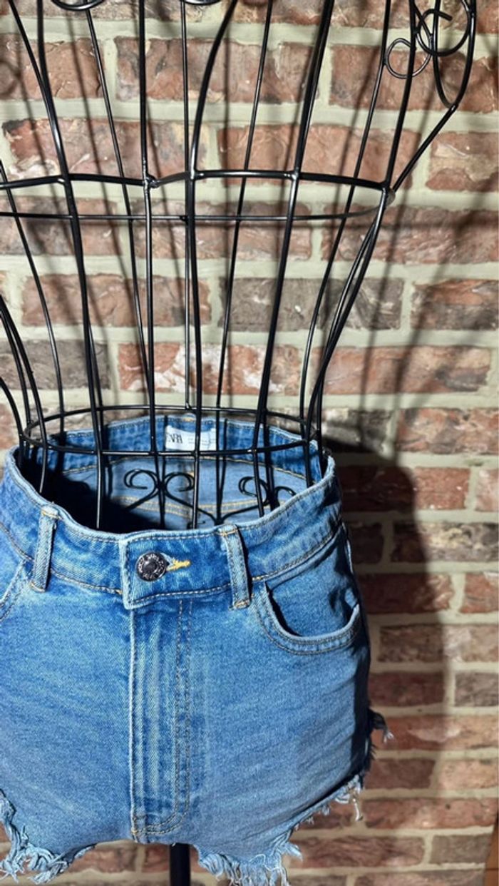 Short en jeans Zara effet déchiré Taille S /36 - photo numéro 7