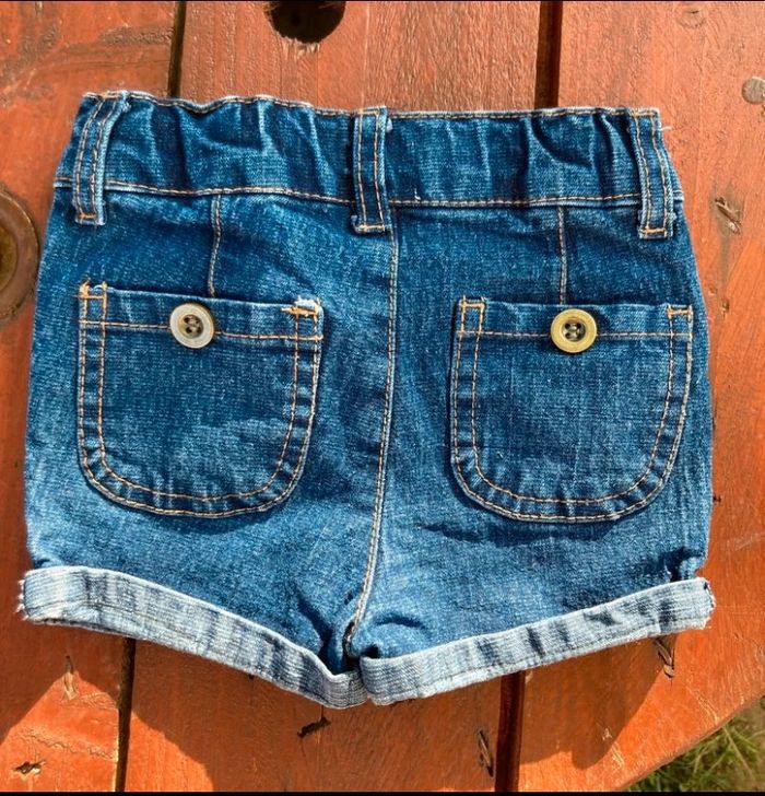 Short jean 6 mois - photo numéro 2