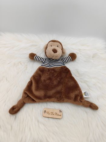 Doudou Singe marron rayé bleu blanc Jellycat