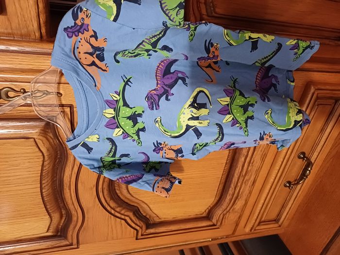 5 tee shirts garçons Taille 5 ans - photo numéro 3