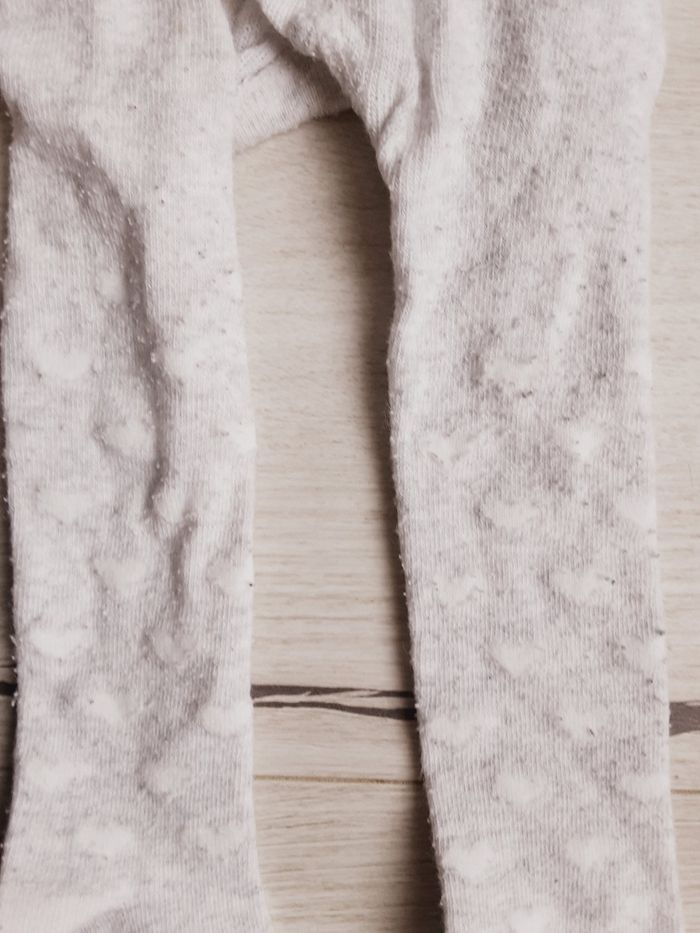 Vêtement bébé fille collants gris chat cœurs blancs pointure 19 - 20 - photo numéro 3