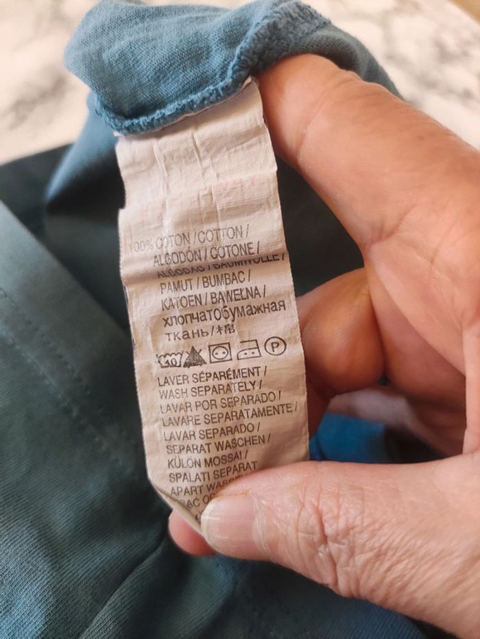 T-shirt taille 8 ans - photo numéro 4