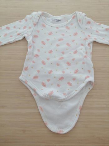 Body manches longues. 3 mois 60cm Vertbaudet. Bon état.