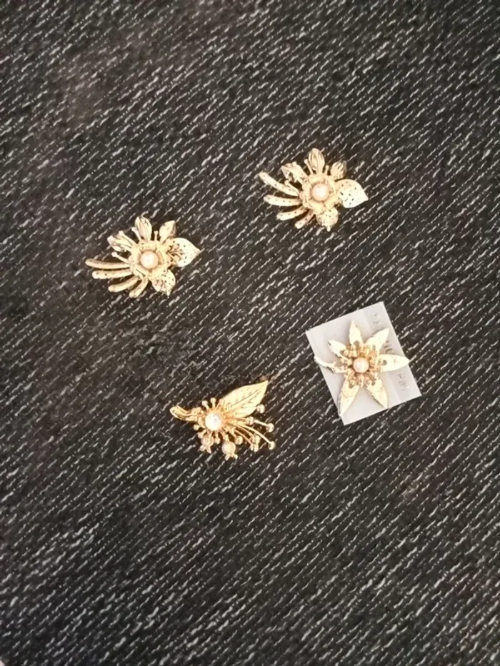 Lot 4 broches