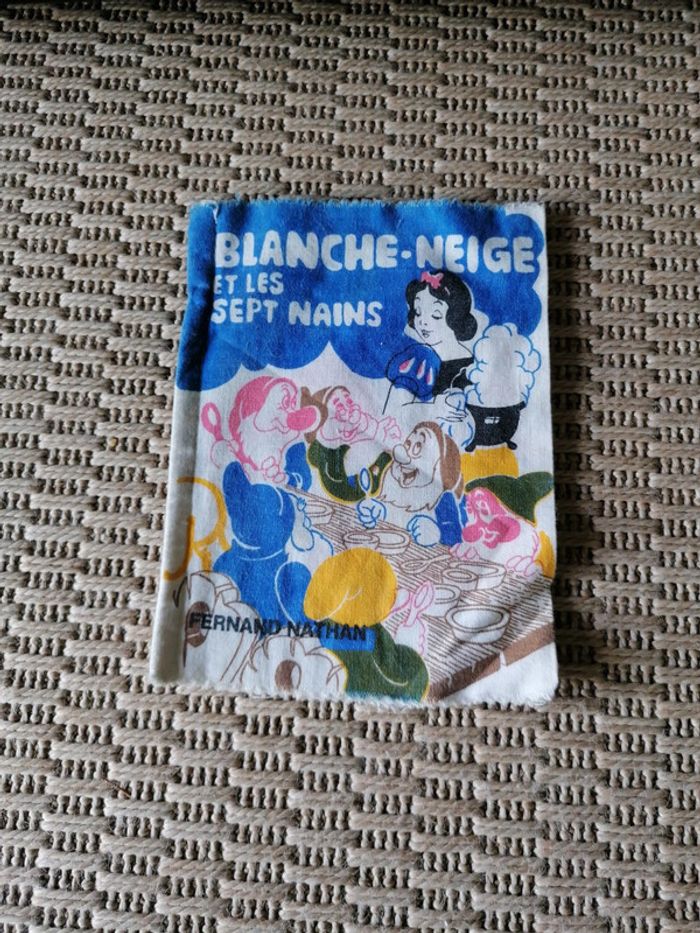 Livre en tissu Fernand nathan vintage