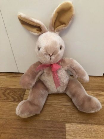 Lapin en peluche