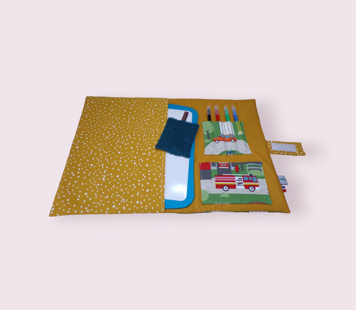 pochette range ardoise et feutres, effaceur offert, modèle en ville n° 1 - photo numéro 2