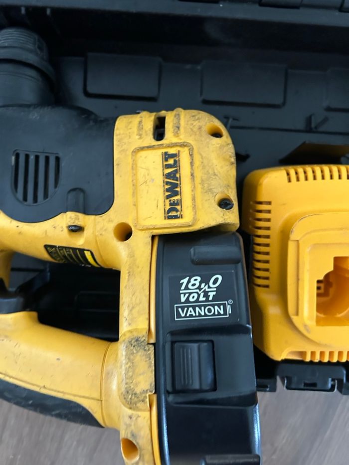 Perforateur Dewalt 18 volt - photo numéro 2