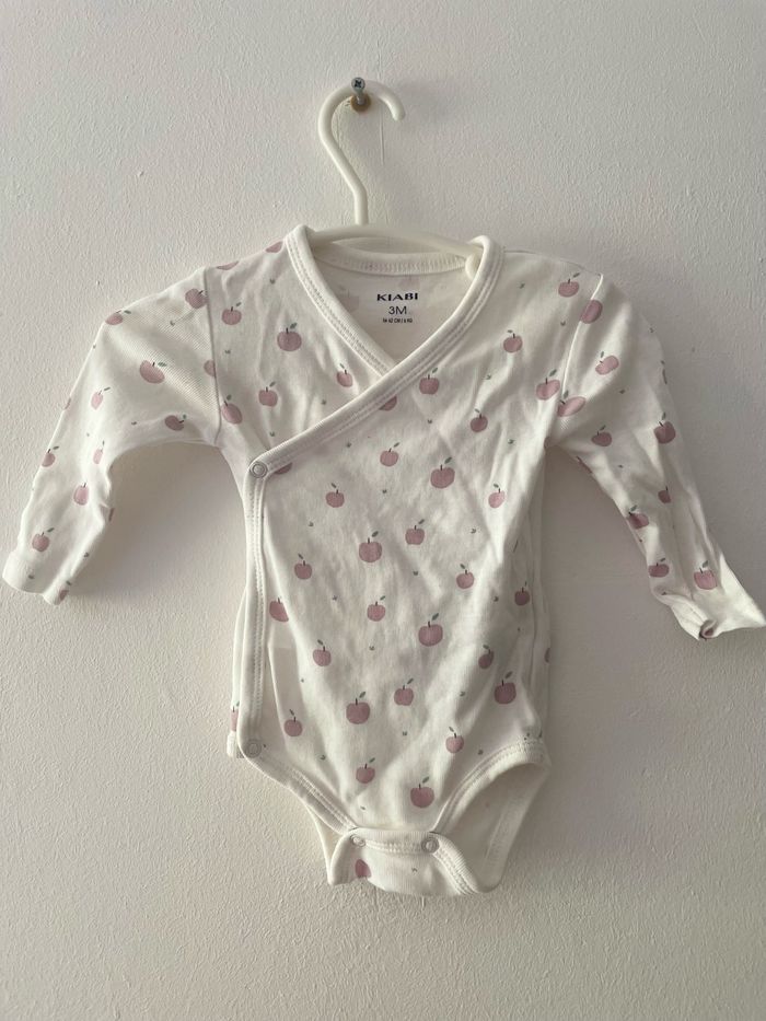 Lot 3 bodies manches longues 3mois - photo numéro 1