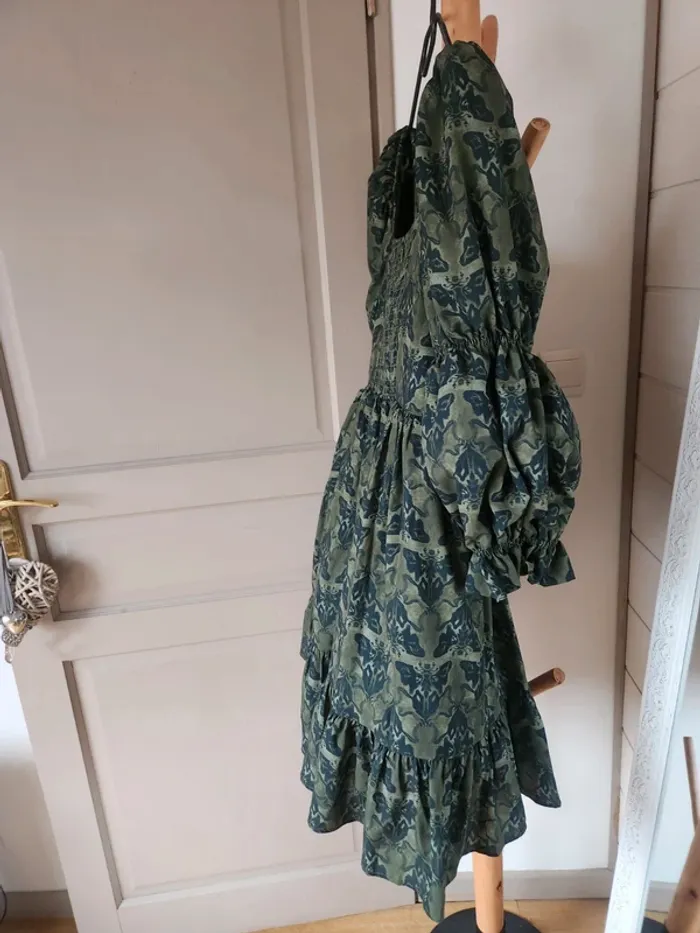 Crimson peak allerdale Moth wallpaper babydoll dress micheline pitt lfen - photo numéro 3