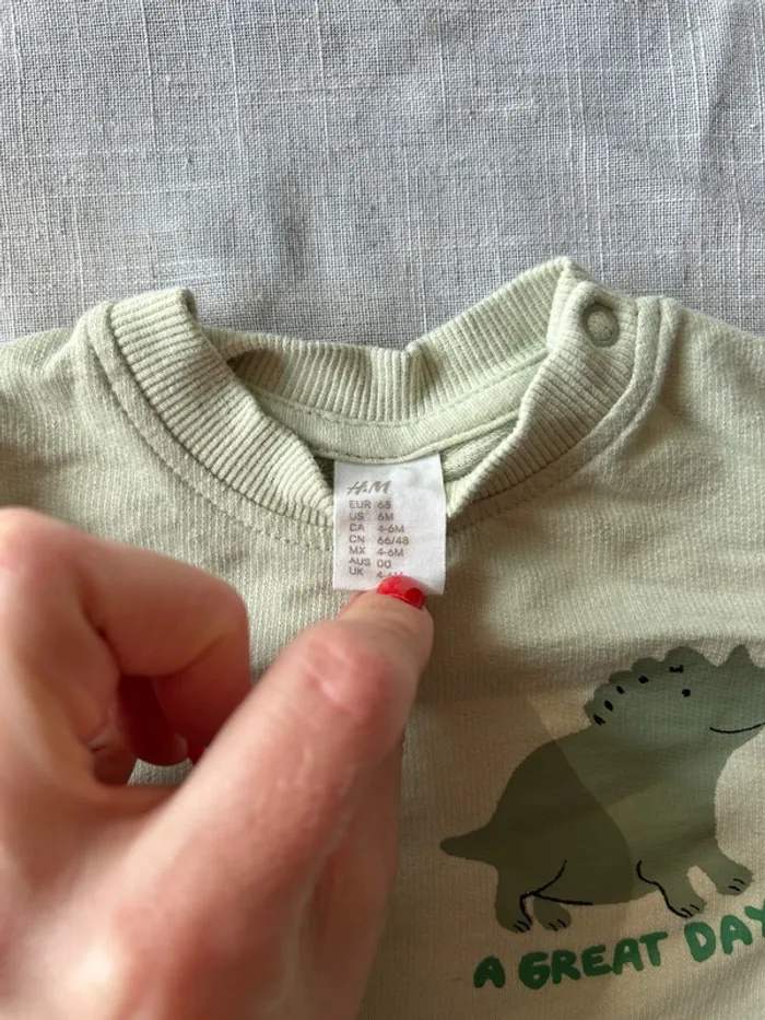 Sweat shirt vert dino h&m - photo numéro 2