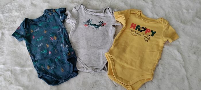 Lot 3 bodies taille 3 mois