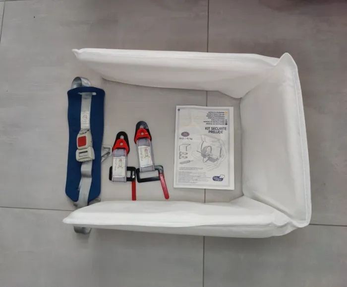 Pousette + Nacelle Bébé confort / très bon état - photo numéro 9