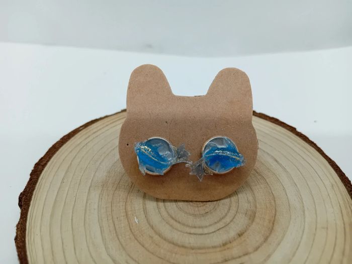 Jolies boucles d'oreille puce carpe koï poisson