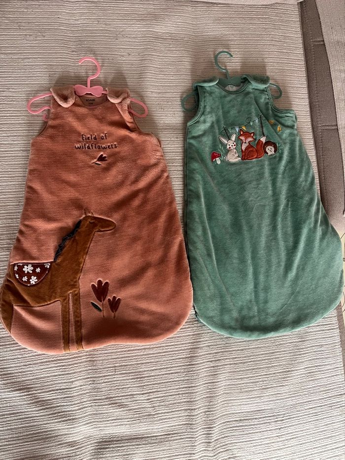Lot de 2 gigoteuses 0-6 mois Kiabi et TEX- Parfait état