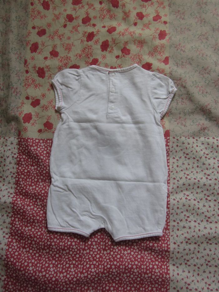 Barboteuse blanche 3 mois - photo numéro 2