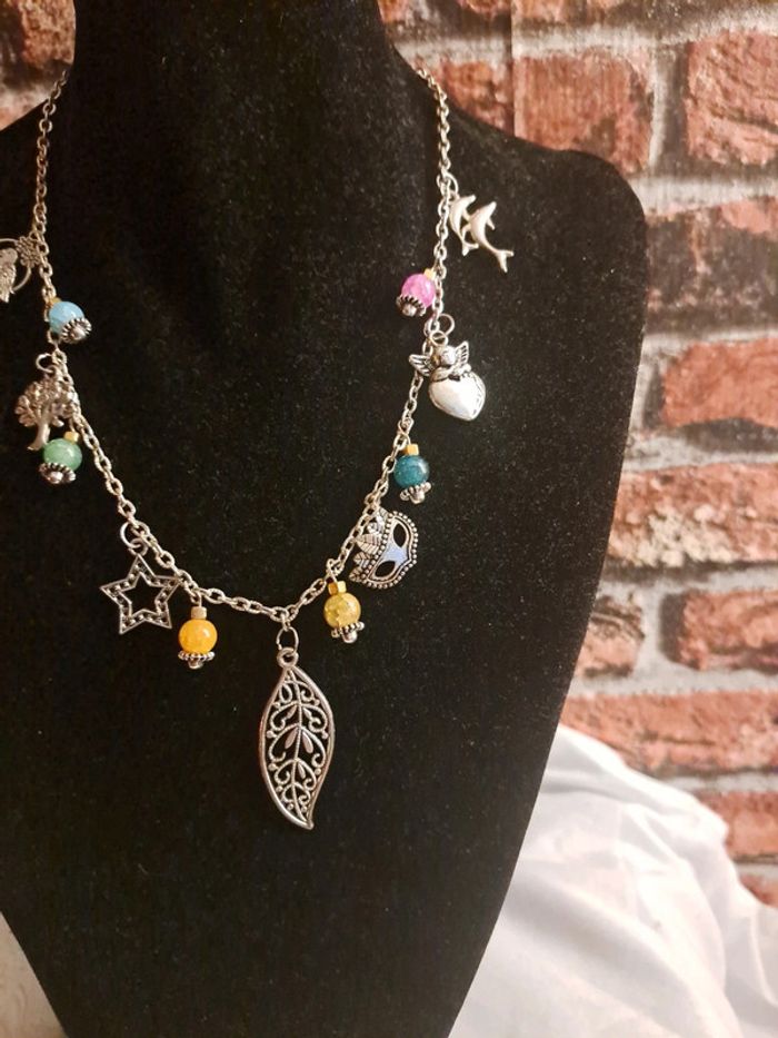 Magnifique collier breloques argenté et perles multicolore - photo numéro 6