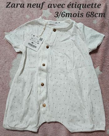 1 barboteuse étoiles marque Zara taille 3 / 6 mois 68cm neuve avec étiquette