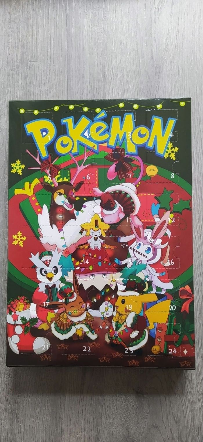 Calendrier de L Avent Pokémon vert et ses figurines
