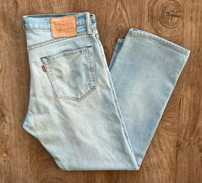 Jean/pantalon bleu clair Levi's 504 pour homme, taille : W 33 L 32 (42 taille française) - photo numéro 2