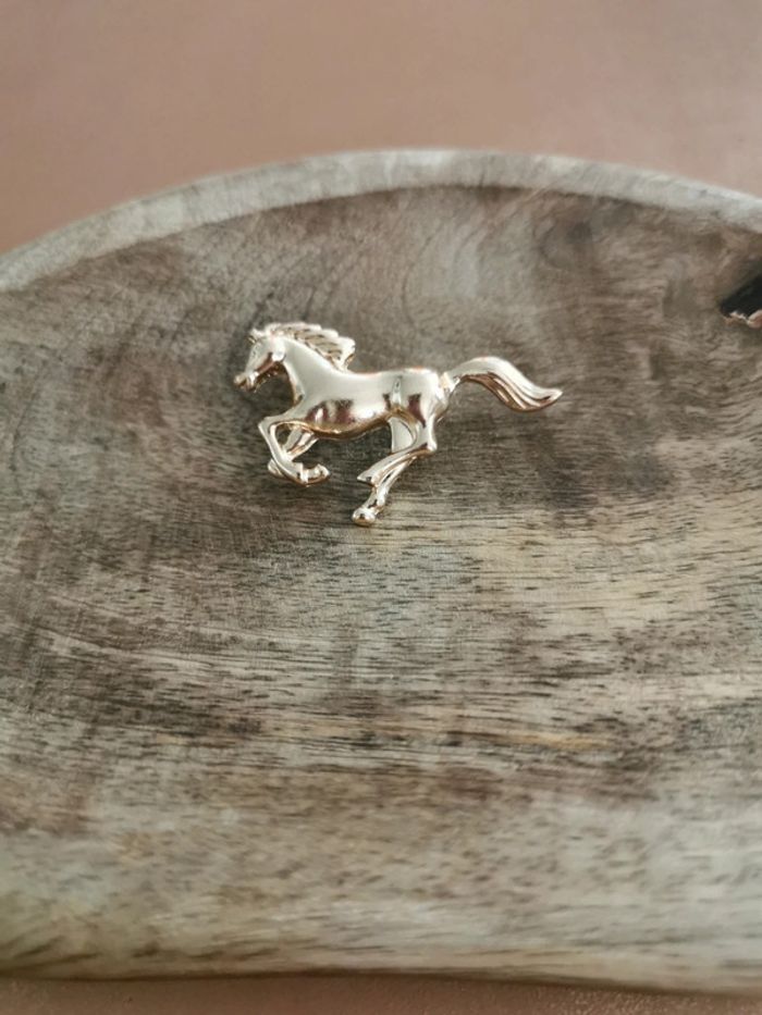 Broche cowboy country cheval doré