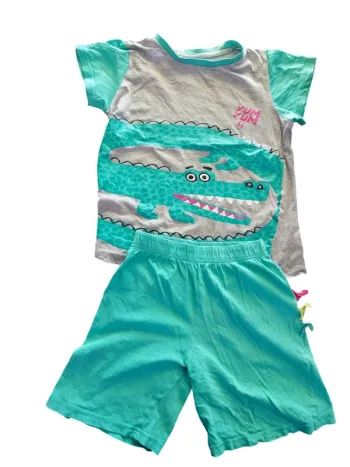 Pyjama short taille 8 ans