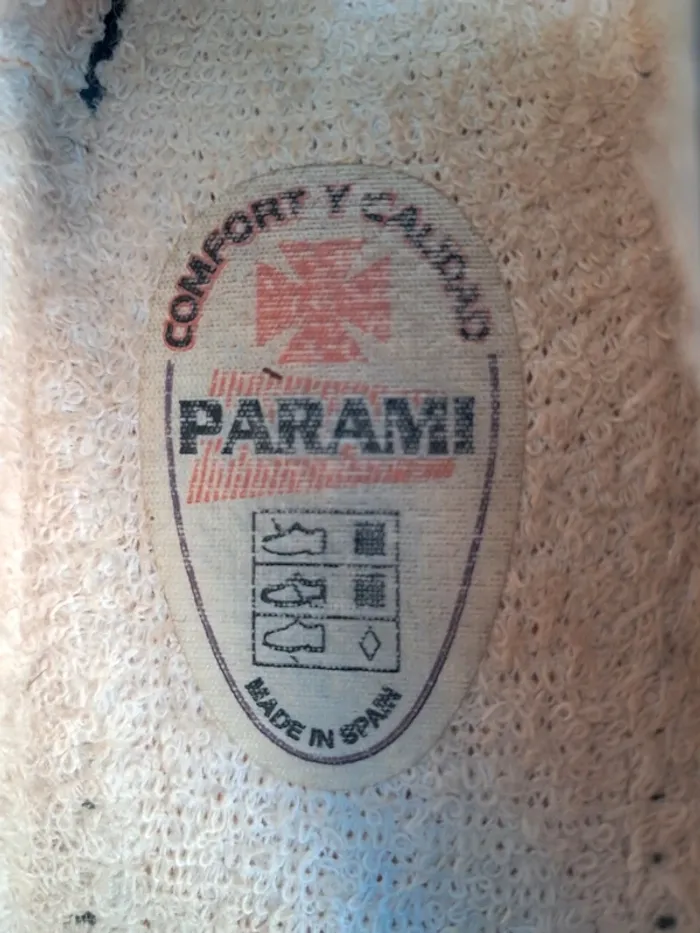 Beaux chaussons bleu marine avec détails supiqures et perles dorées - T38 - Parami - photo numéro 7